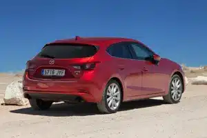 Coche con matricula acrílica